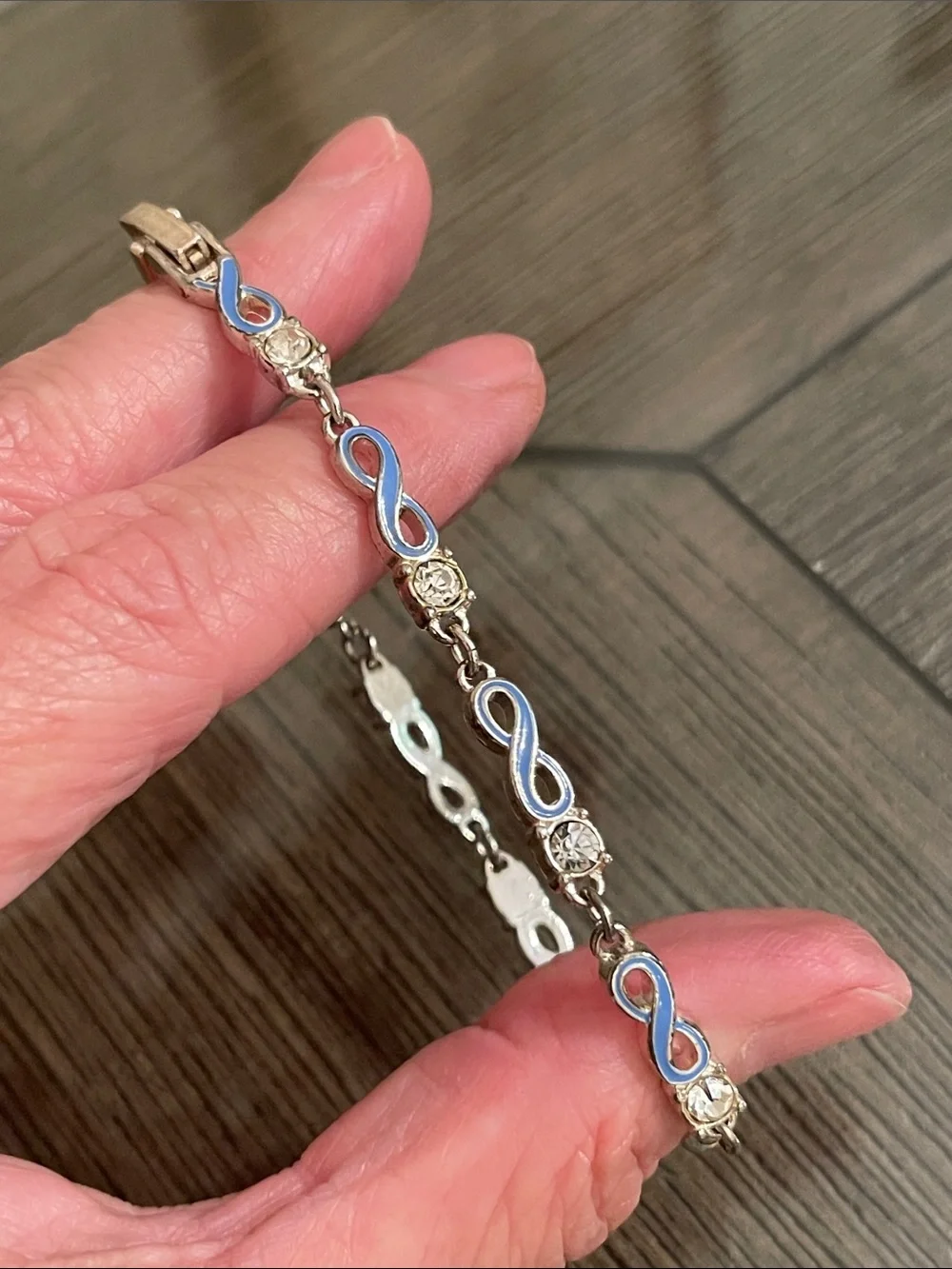 Avon 2015 Domestic Violence Tennis Bracelet with Extender 7 1/4” & 8 3/8” approx